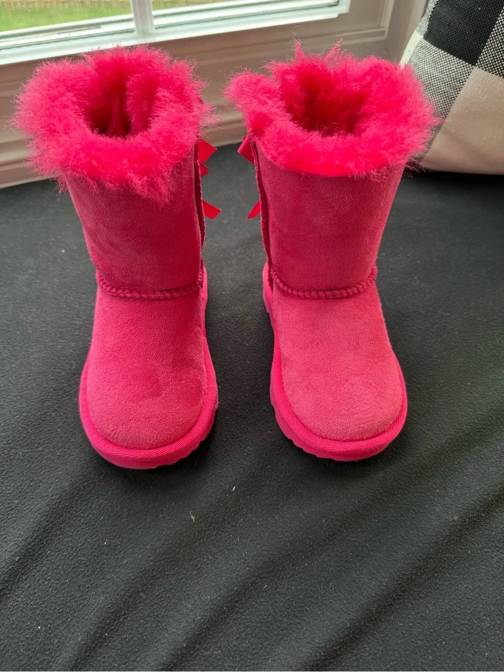 UGG Kids Bright Pink Bow-Back Shearling Boots